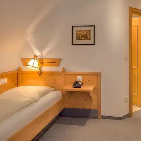 ガストフ ツア ポスト ホテル ウンターフェーリング