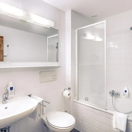 ガストフ ツア ポスト ホテル 3*